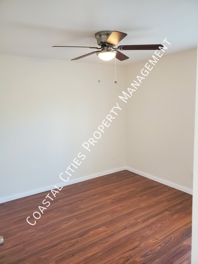 Building Photo - 12675 Verdugo Ave