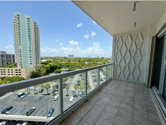 Building Photo - 2451 Brickell Ave