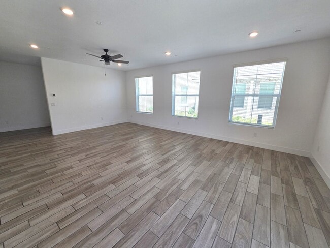 Building Photo - Beautiful 3 Bedroom 2.5 Bath Home in Gated Community