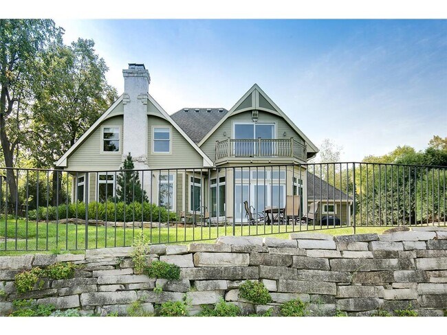 Building Photo - 26170 Birch Bluff Rd