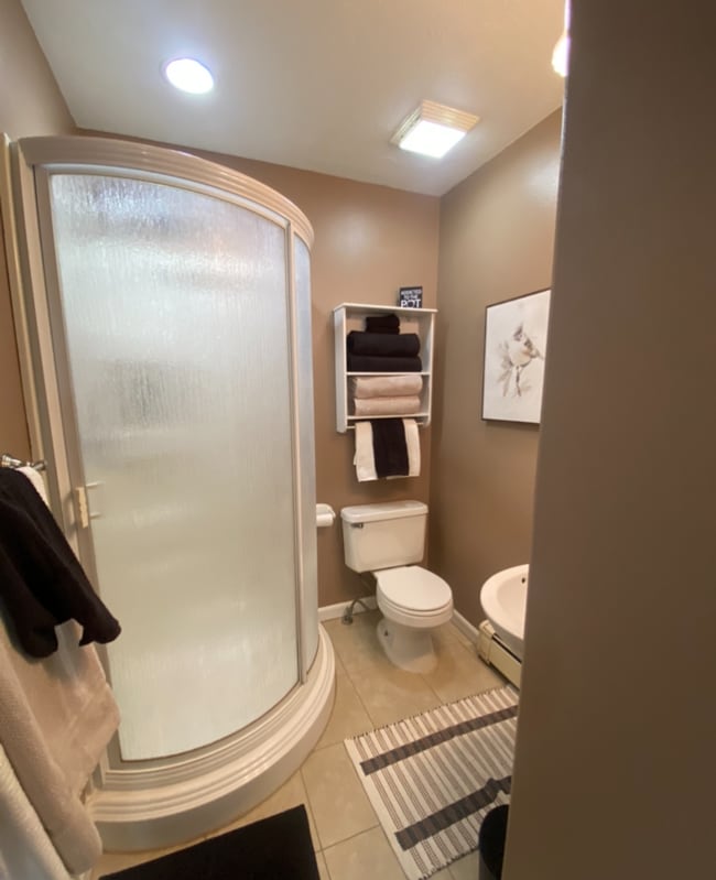 Building Photo - 1100 W Nugget Ave