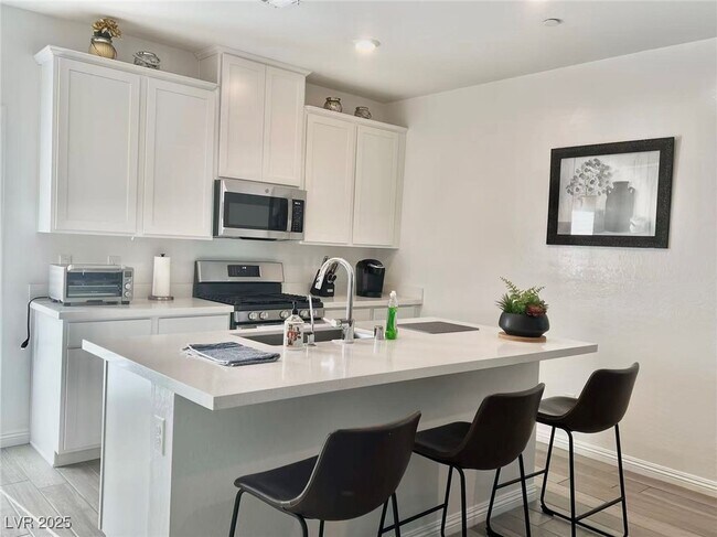 Building Photo - 3713 Neblina Dr