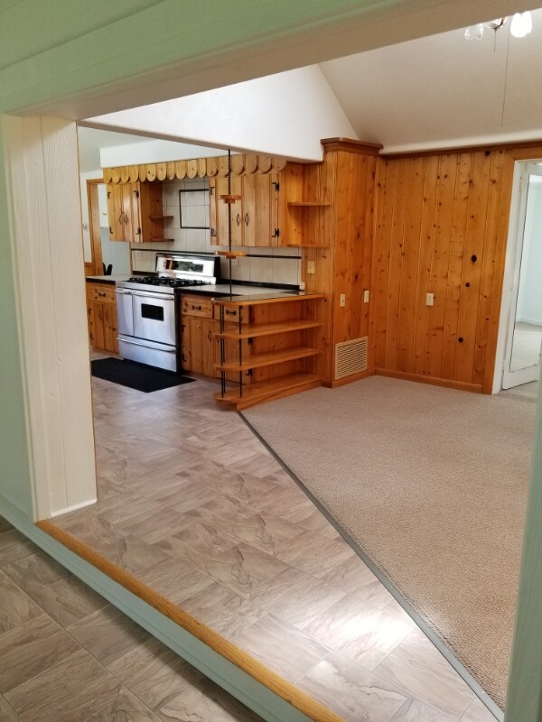 Building Photo - 1481 Chicago Creek Rd