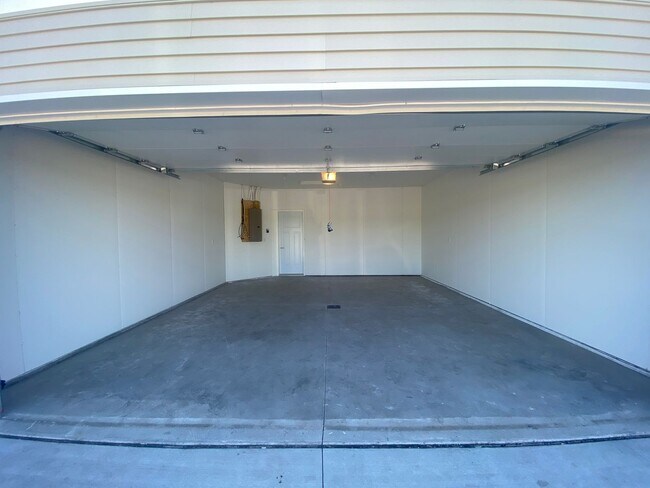 Building Photo - Updated 3 bed, 2 bath Horace Home!!