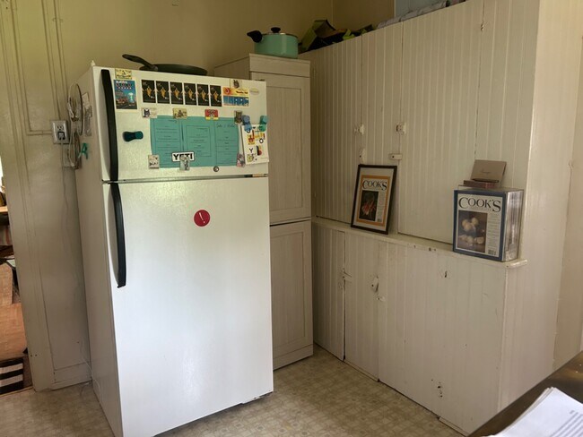 Building Photo - 410 Cascadilla St