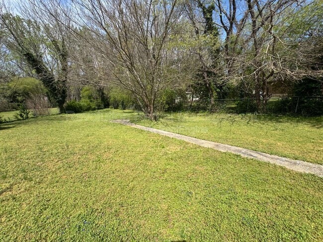 Building Photo - 4010 Emerald Lake Dr