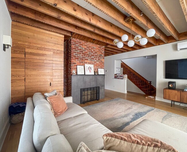 Building Photo - 413 Ridge St