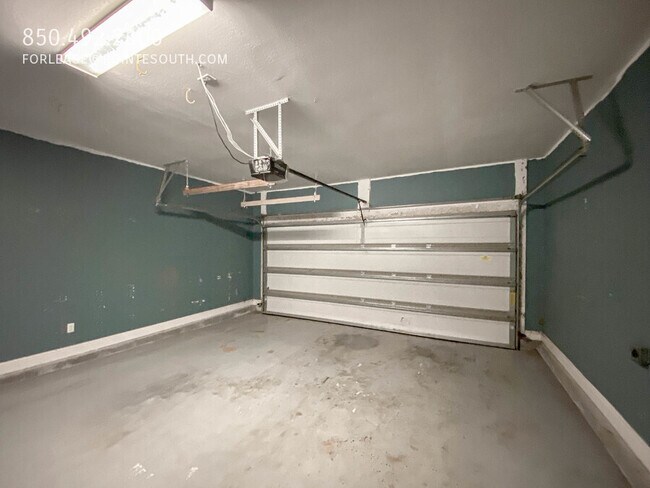 Building Photo - 10686 Dunmore Dr