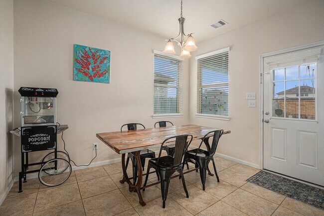 Building Photo - 2449 Pamplona Ln