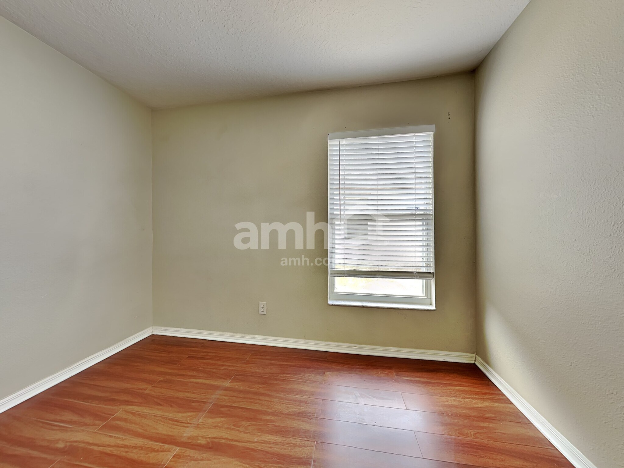 Building Photo - 517 Summer Sails Dr