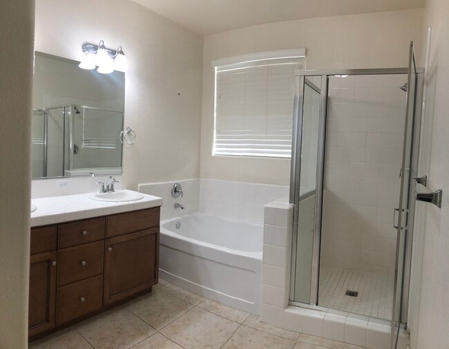 Building Photo - 2535 W Sady Ct