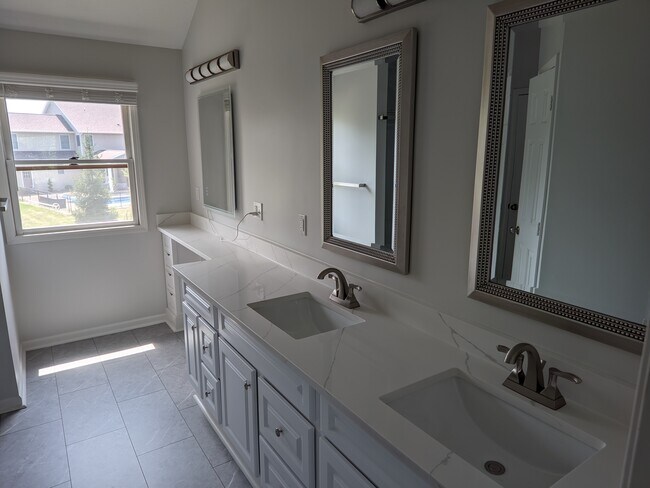 Building Photo - 34521 Springvale Cir