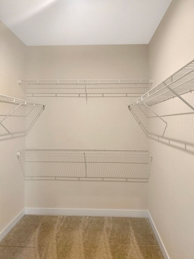 Building Photo - Modern Comfort & Style in a Prime Richmond Location