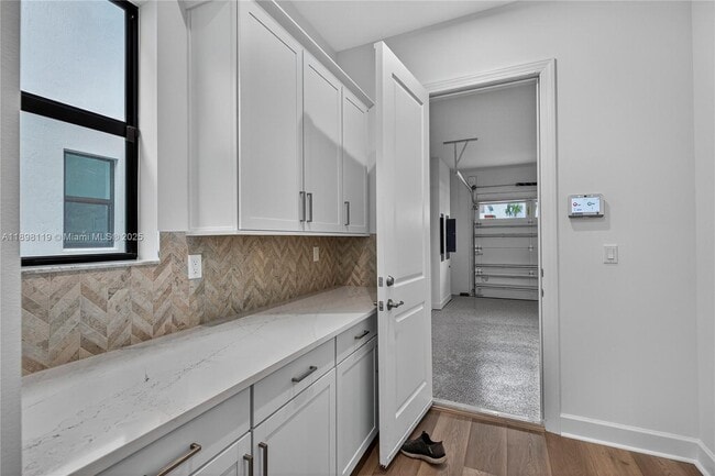 Building Photo - 2722 NW 87th Ter
