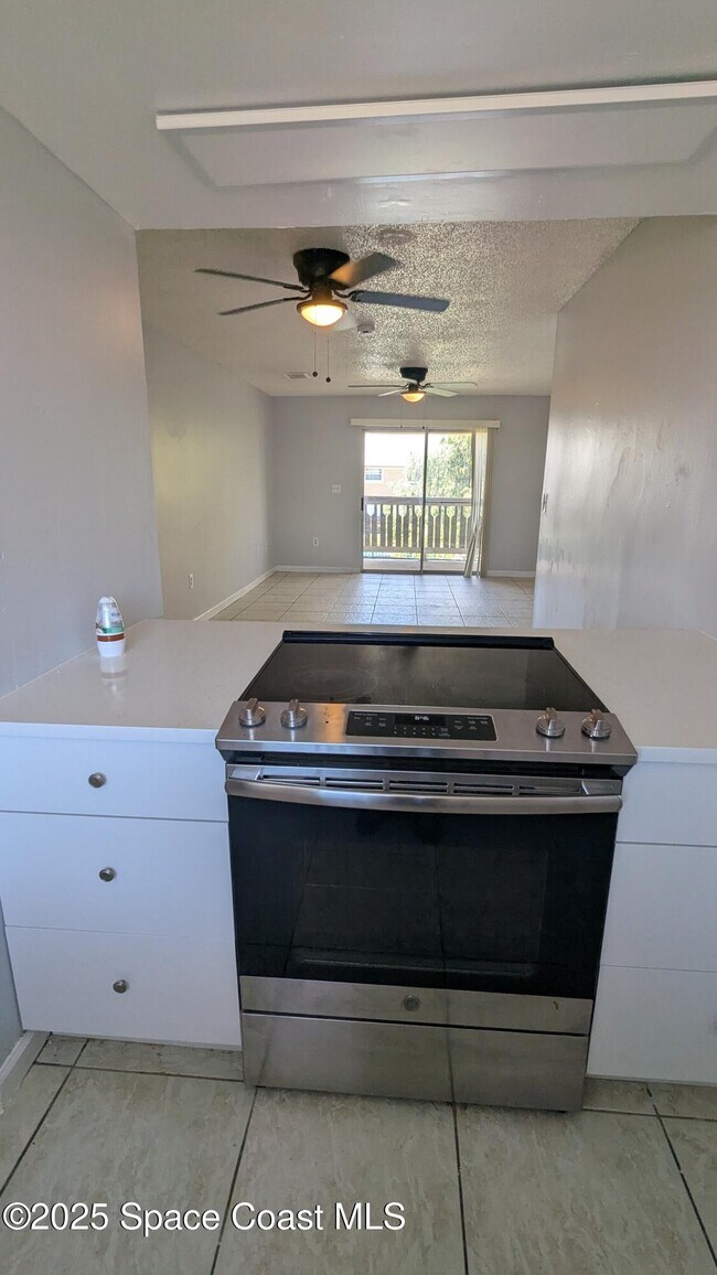 Building Photo - 281 Ulster Ln