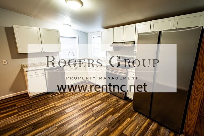 Building Photo - 543 W Green St