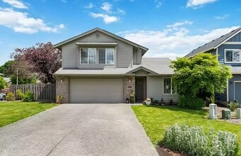 Building Photo - Furnished 3 Bedroom. 2.5 Bath Home in Dundee- Short Term Lease Options Available