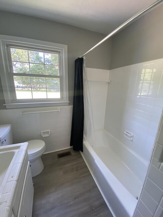 Building Photo - 7568 Carrollburg Dr