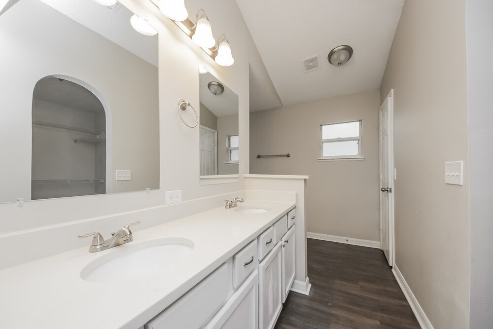 Building Photo - 11737 Pethrick Dr