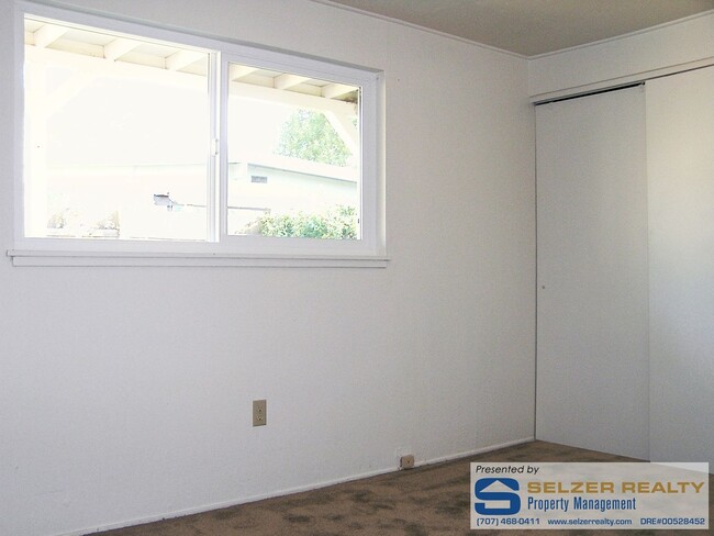 Building Photo - Cozy 3 bd. home within walking distance to...