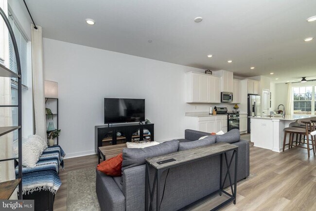 Building Photo - 41 Barnes Wy