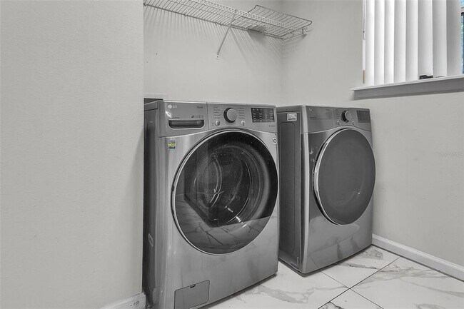 Building Photo - 81 Panorama Dr