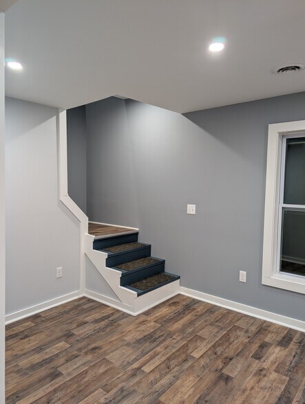 Building Photo - 404 S Barre Rd