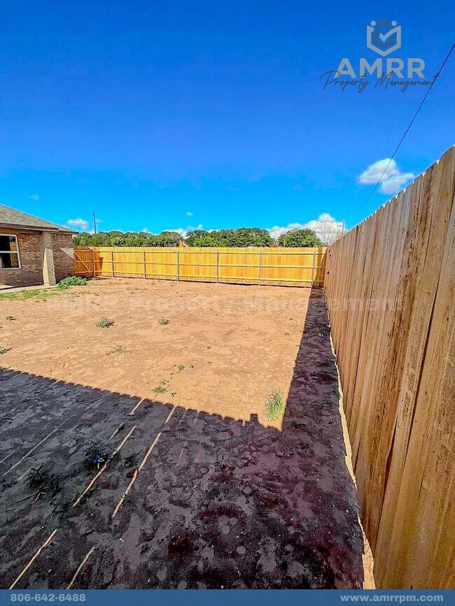 Building Photo - 7401 5th St