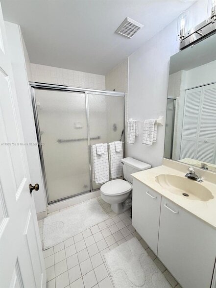 Building Photo - 11690 Briarwood Cir