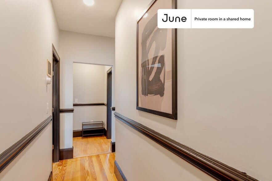 Building Photo - Room in Shared 4 bed/1.5 bath home in South Boston