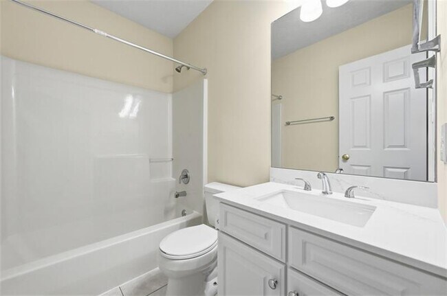 Building Photo - 223 Cottonwood Ln