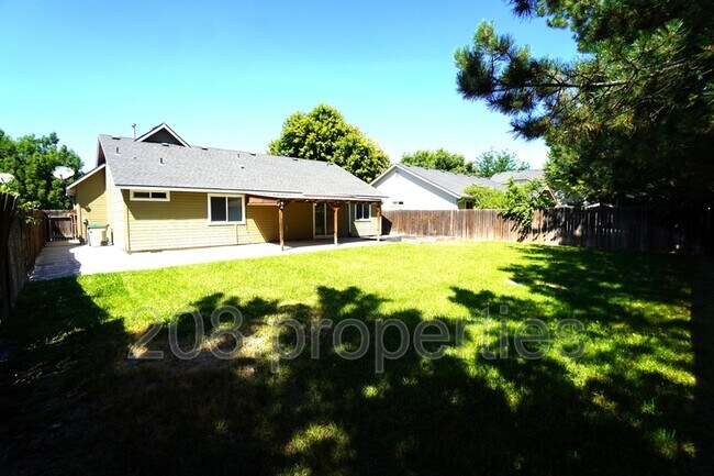 Building Photo - 12303 W Abram Dr