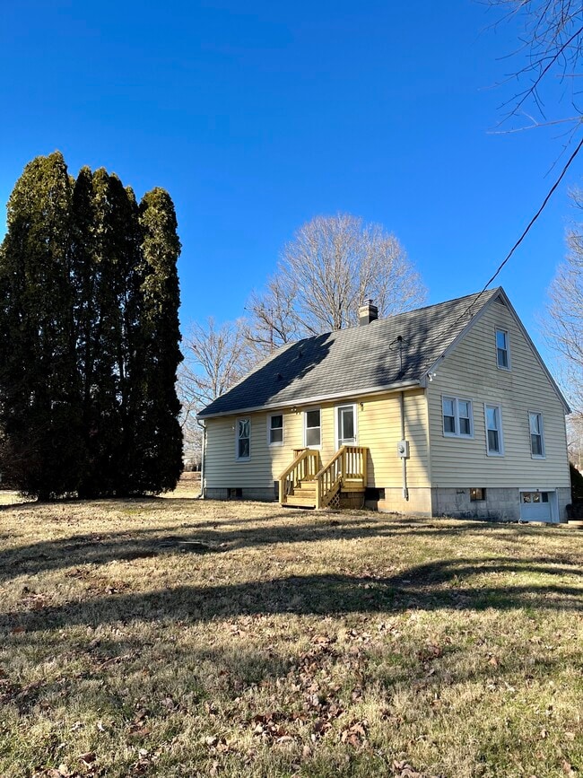 Building Photo - 201 W Church Ln