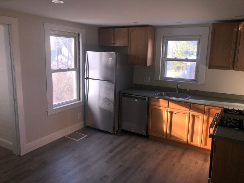 Brand new stainless appliances with new flooring. - 11 Adams Street