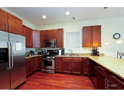 Building Photo - 1316 N Wicker Park Ave