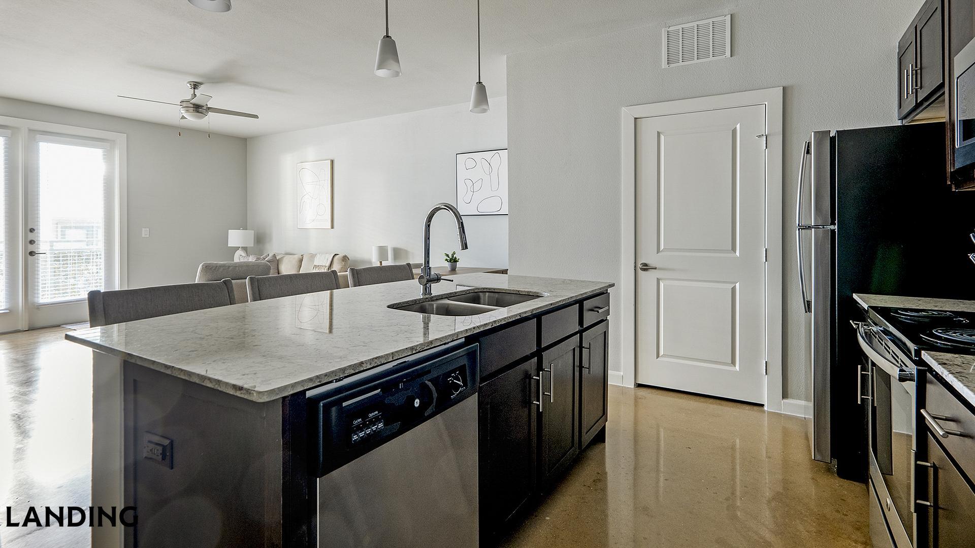 Building Photo - 4300 Cromwell Dr