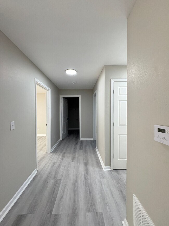 Building Photo - Bellagio Living III