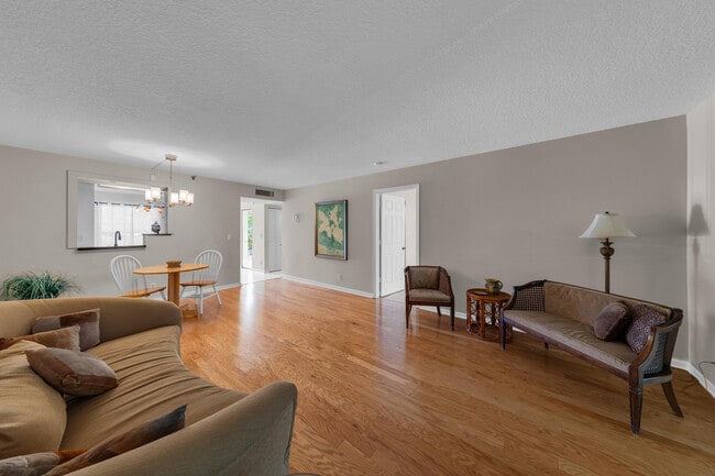Building Photo - 14623 Bonaire Blvd