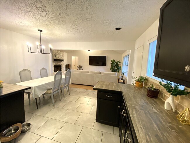 Building Photo - 9810 Shell Rock Rd