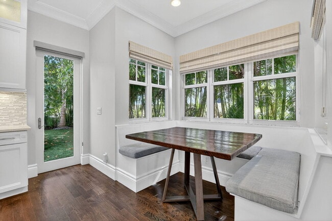 Building Photo - 200 NW 10th St