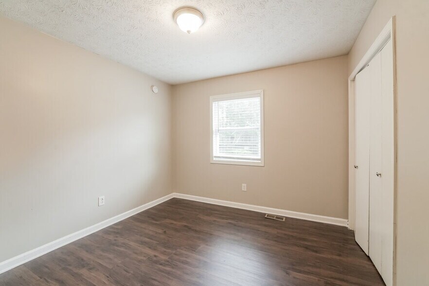 Building Photo - 4061 Wylie Ln