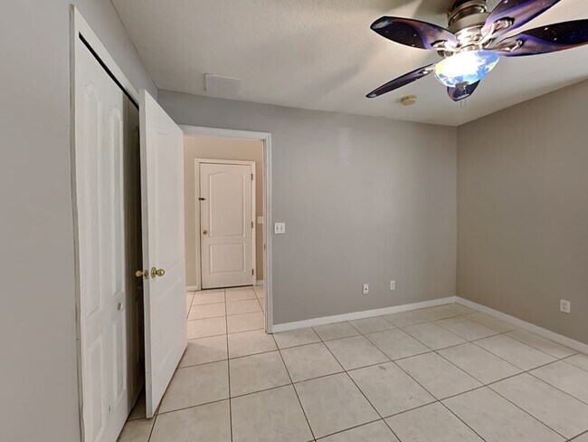 Building Photo - 12806 Sophiamarie Loop