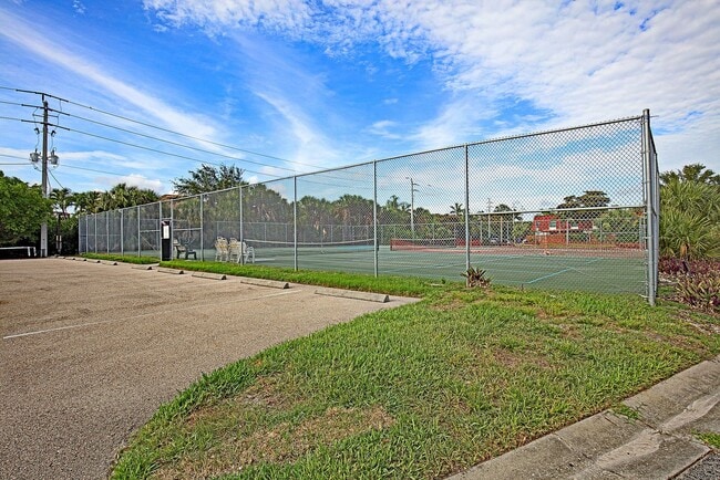 Building Photo - 11921 Seabreeze Cove Ln