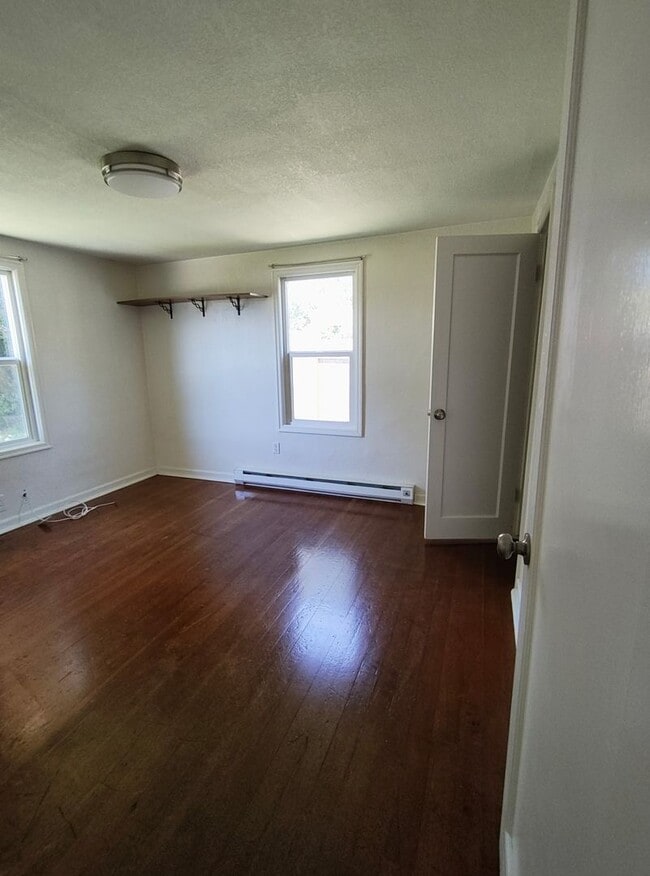 Building Photo - Adorable 2 Bedroom 1 Bath House With A Large Bonus Room