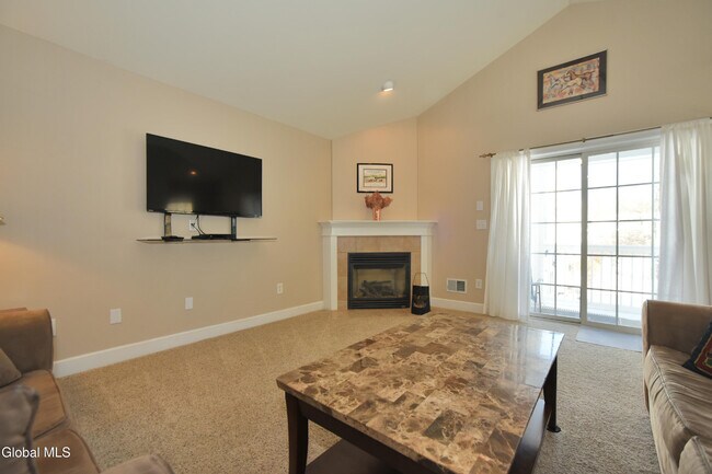 Building Photo - 328 Ballston Ave