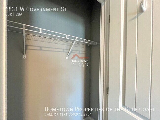 Building Photo - 3-Bed Downtown Pensacola Cottage