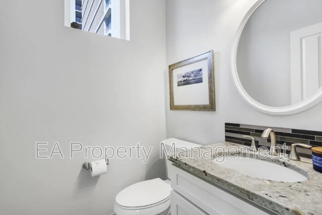 Building Photo - 1419 Coal Ave SW