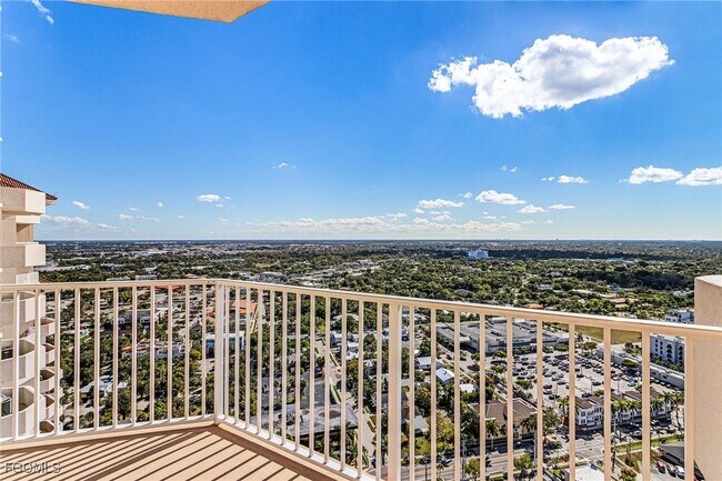 Building Photo - 2104 W First St