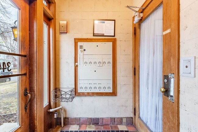 Building Photo - 3447 Garfield Ave S