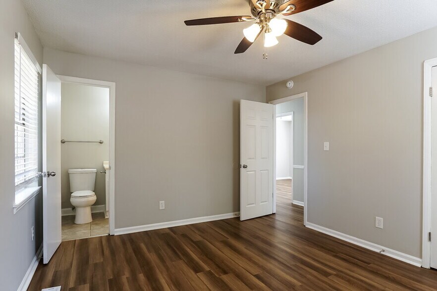 Building Photo - 1632 Maralyn Dr